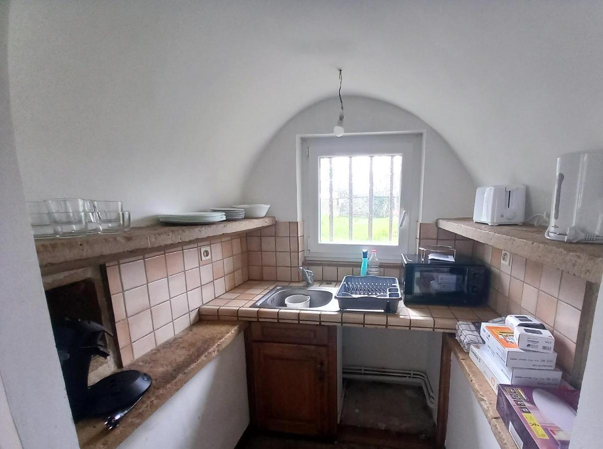 L'Univers, Vous Et Nous Pouilly-sur-Vingeanne Exteriör bild